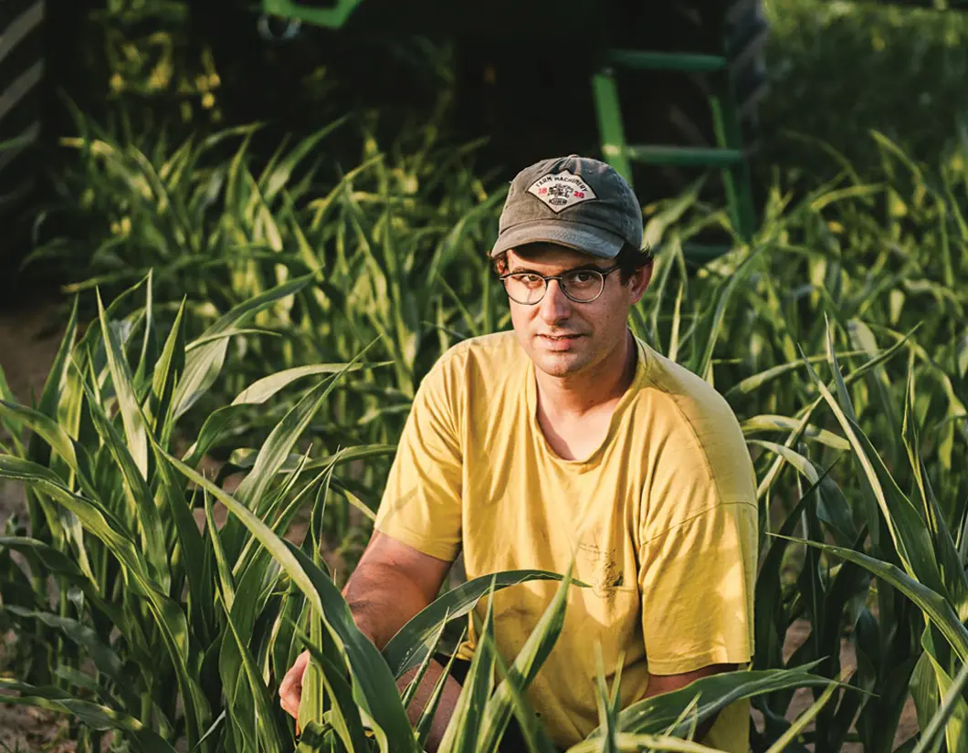 Agriculteur dans son champ